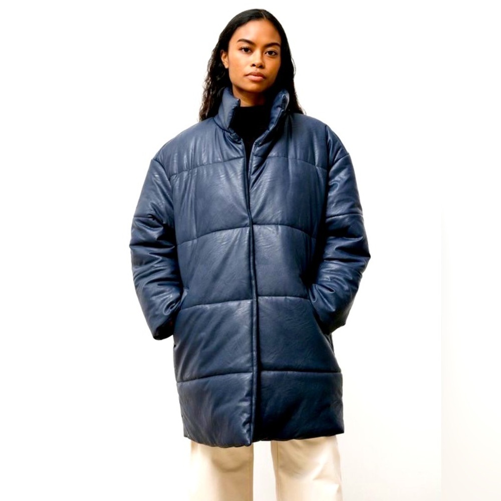 PRIORY Rare Earth Vegan Leather Puffer Coat in Navy Size S/M​​​